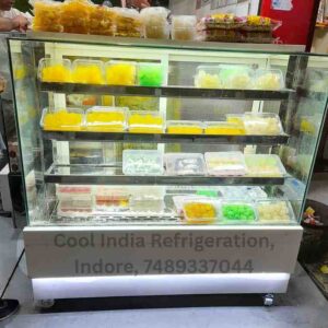 It is a front view of Korean display counter used in cafes, bakeries, hotels to keep pastry, cake, sweets and desserts cooled